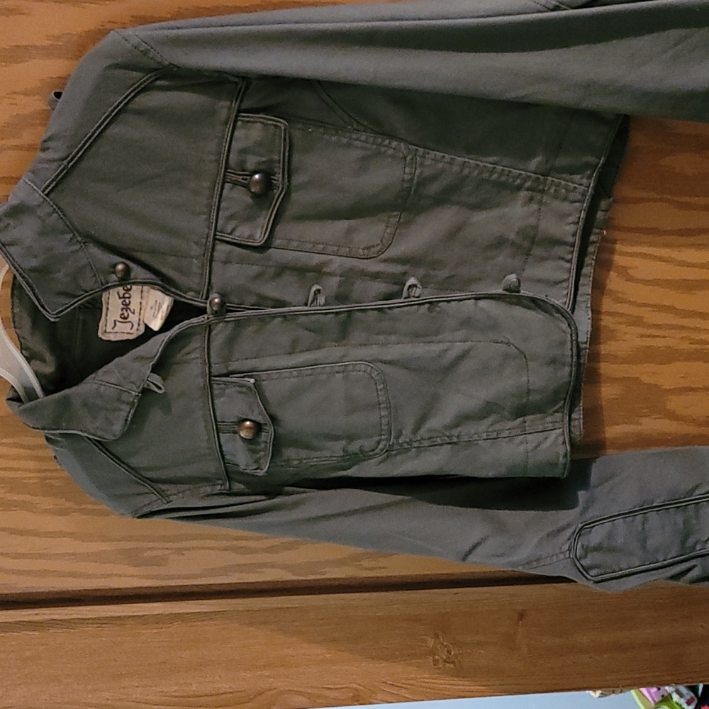 *Jezebell XL army green junior cargo jacket*